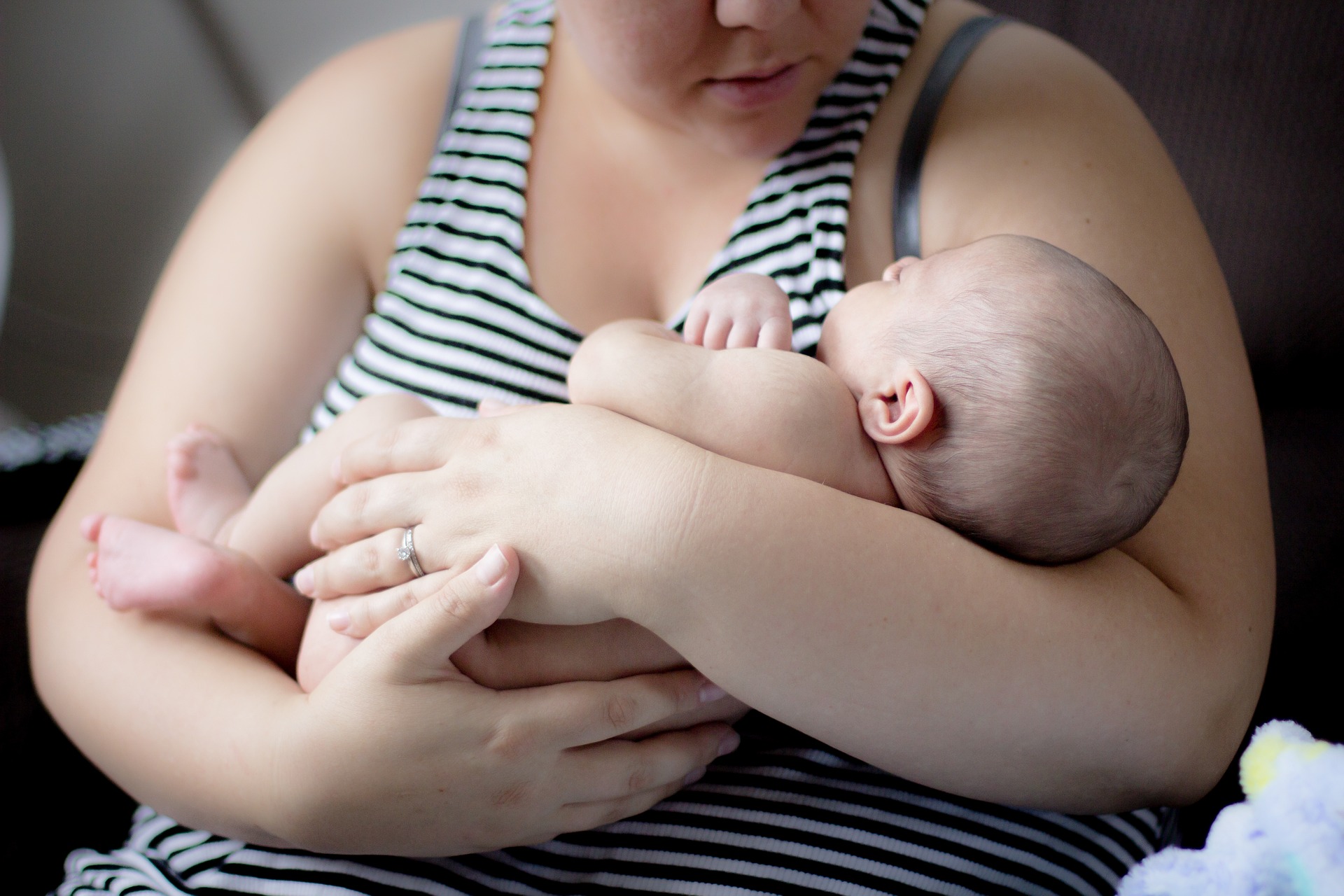 ‘Ako je beba sita i srećna, ti si najbolja mama na svetu’: Priča jedne žene o problemima koje nosi majčinstvo